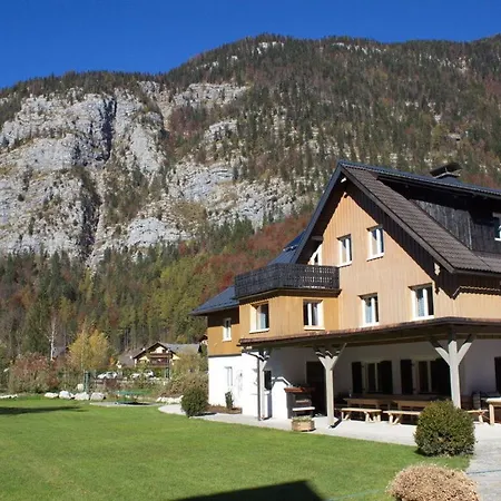 On The Comfortable Nyaraló